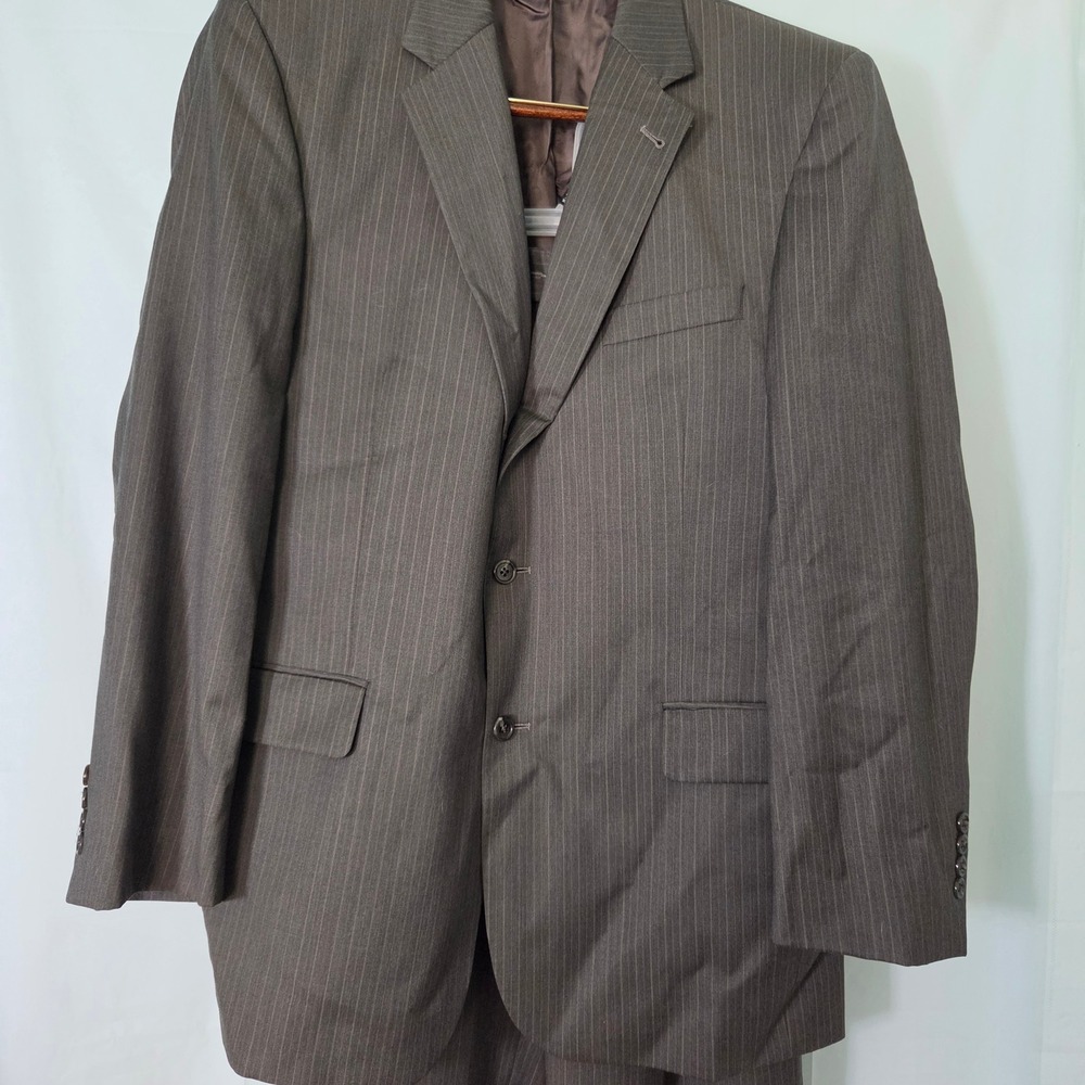 Jos A Bank Signature Collection Brown Pinstripe 100% Wool Suit 42 RG Gordon Mens
